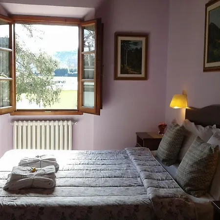 카살레 데이 센토 아크리 B&B