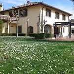 Casale Dei Cento Acri B&B